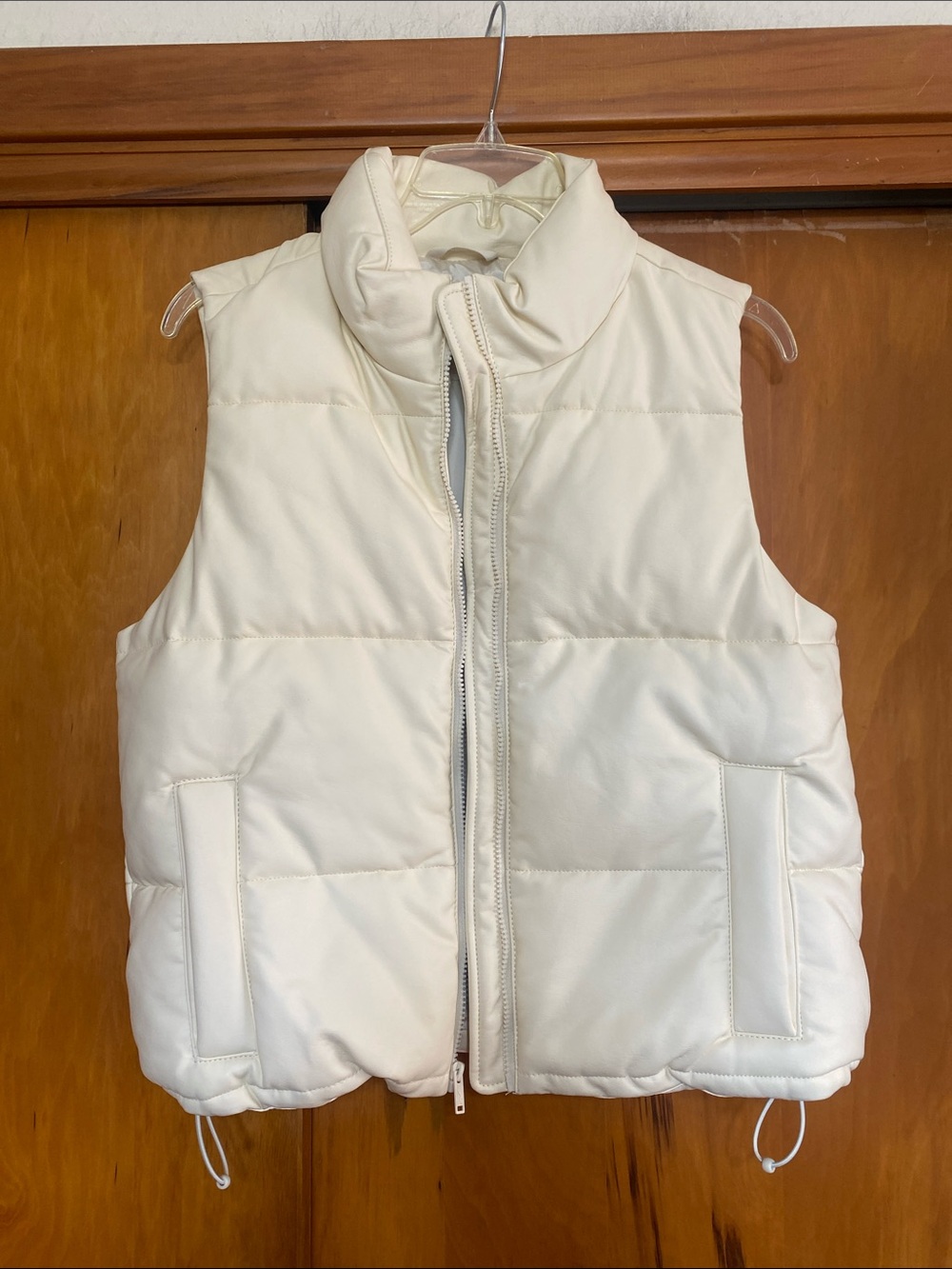 NWT Hollister Ivory Quilted Puffer Vest Outdoor Utility Neutral Layers Pockets